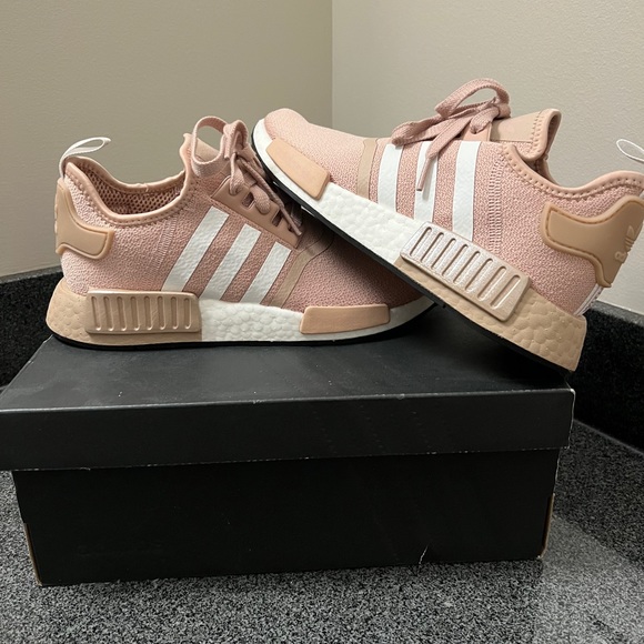 Women’s NMD R1 Adidas Shoes - Picture 1 of 4